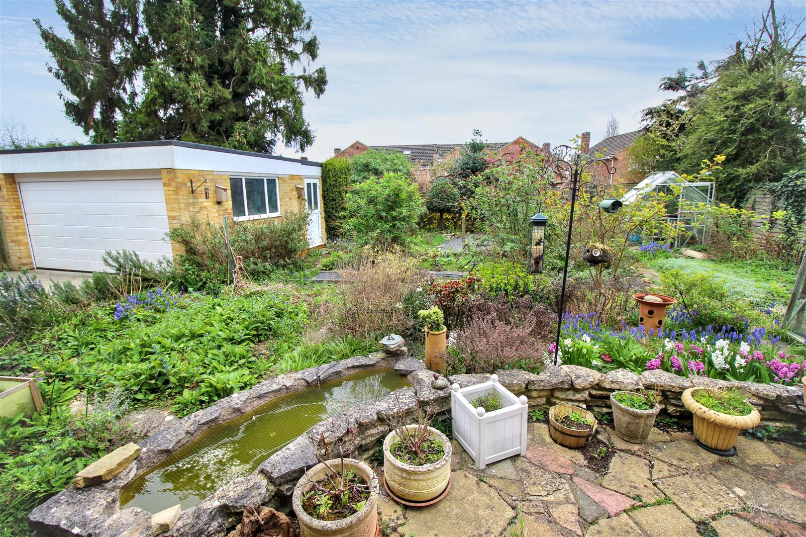 Hillview Close, Tilehurst, Reading